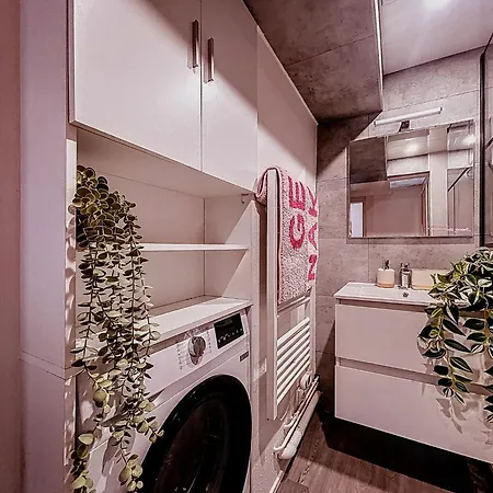 Blush Heaven - Wifi - Netflix